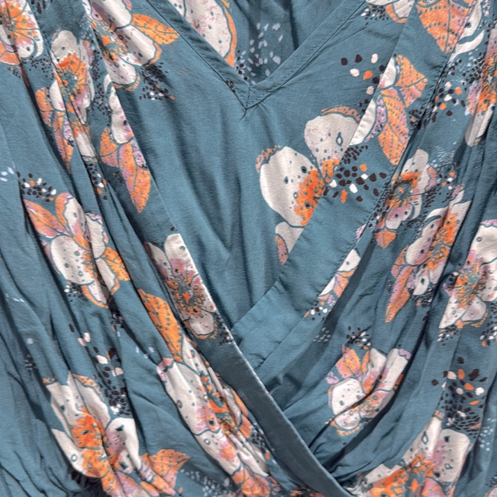 Free People - Picture 3 of 4